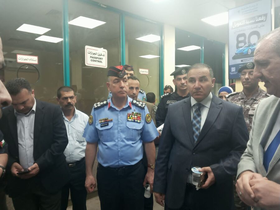 الدكتور أبو قاعود يتفقد جسر الملك