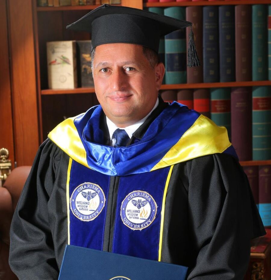 الدكتور معتز عزام جريسات.. مبارك