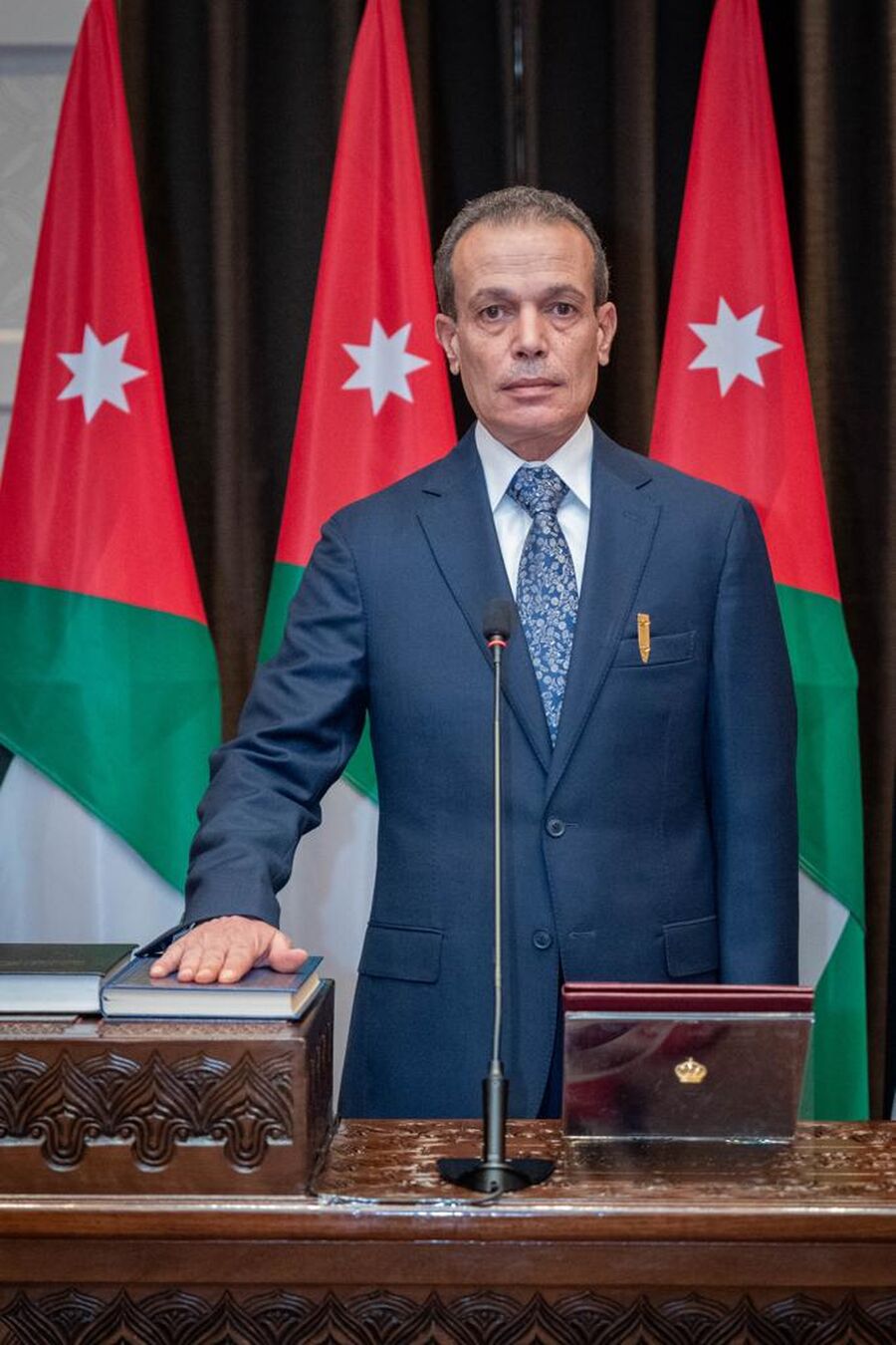 السفير الخصاونة يؤدي اليمين امام جلالة