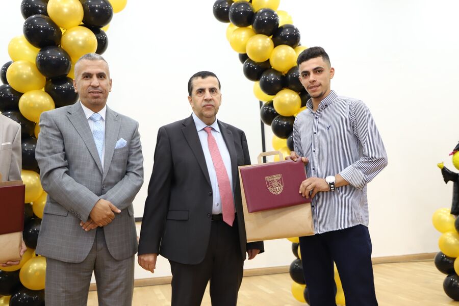 العجلوني يرعى حفل تكريم الناجحين في