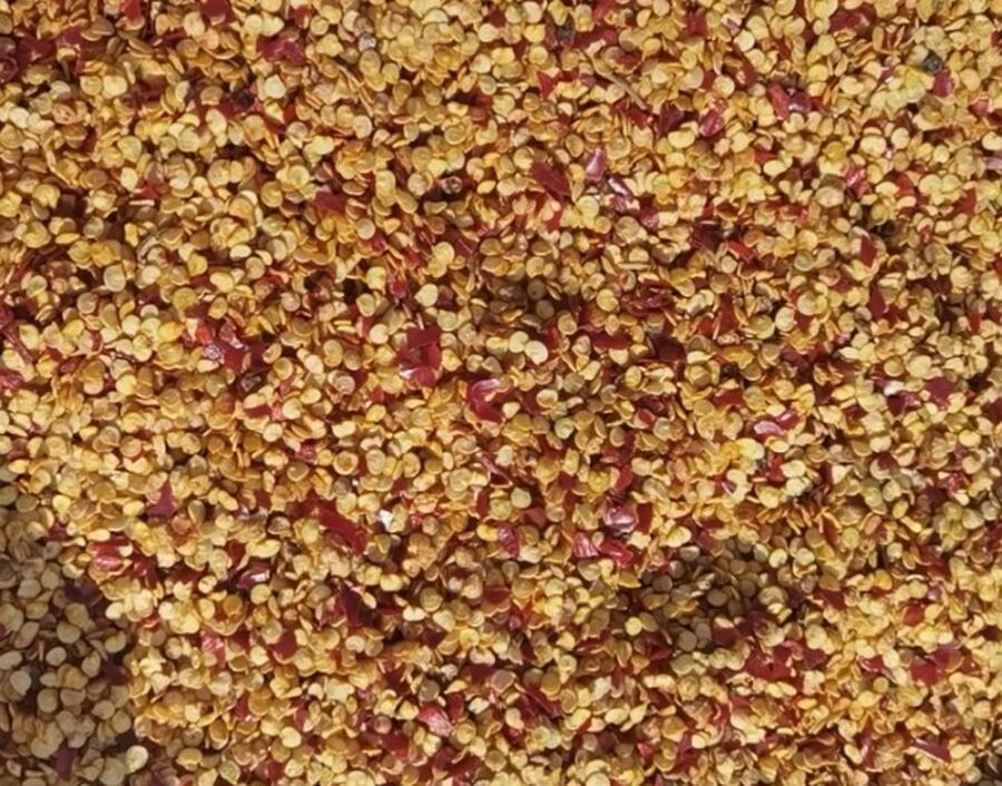 الحكومة تدرج بذور الفلفل ضمن ضريبة