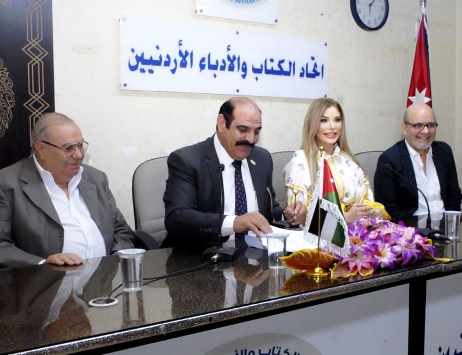 المليجي يشهر رواية (السؤال) للراحل غالب