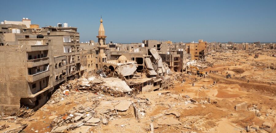 لجؤوا للشارع مع أول طوفان ضرب