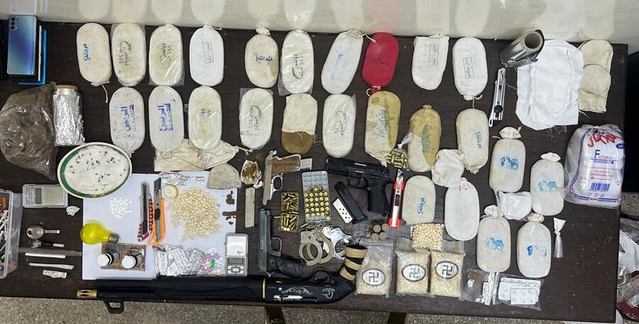 مداهمات مكافحة المخدرات مستمرة.. في الرويشد