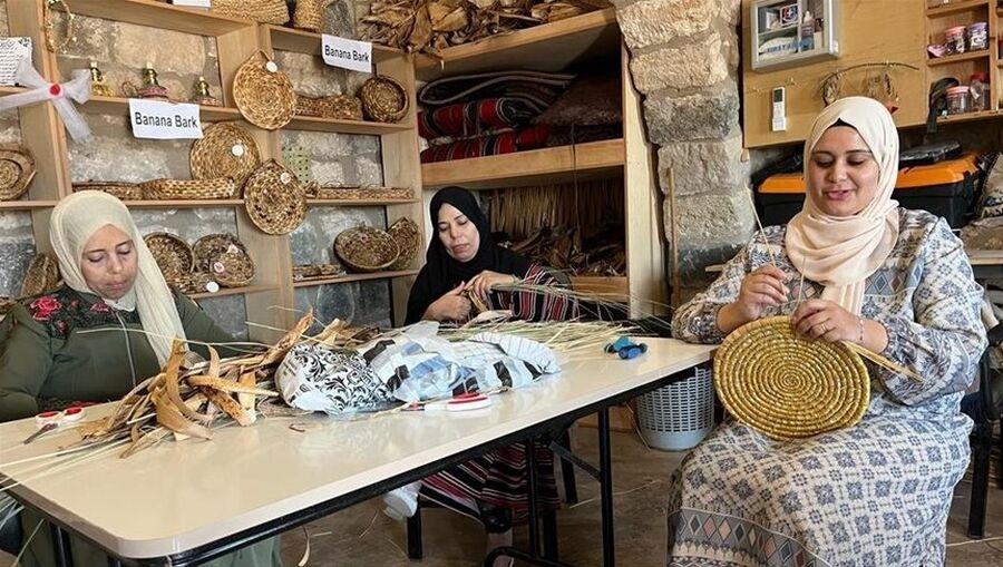 الأردن.. إحياء صناعة القش بتوقيع 3