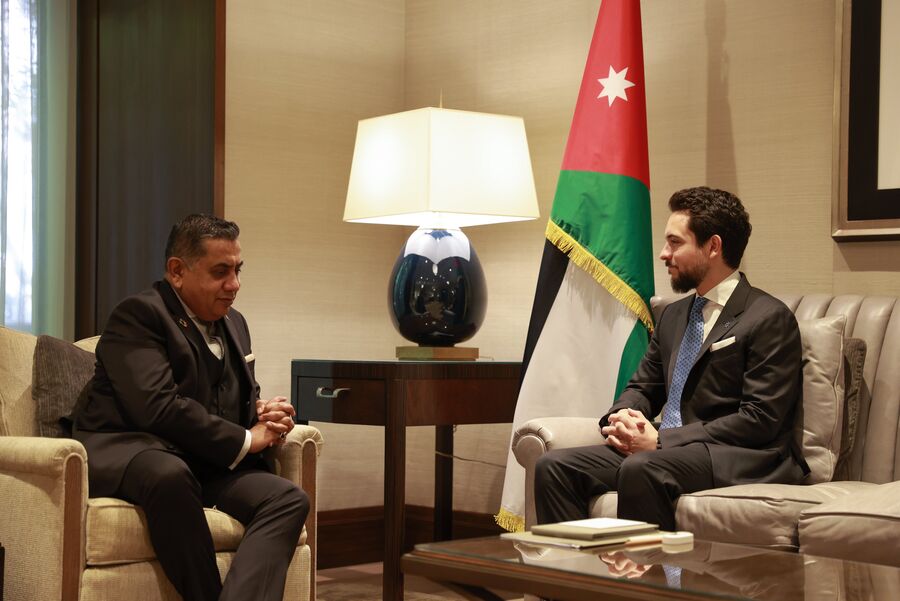 ولي العهد يلتقي اللورد طارق أحمد