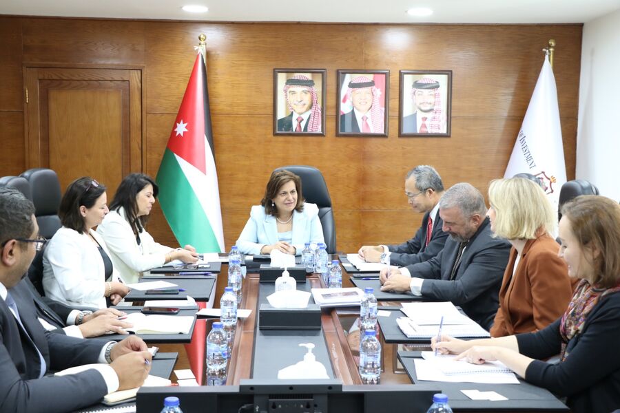 السقاف تلتقي نائب رئيس البنك الدولي