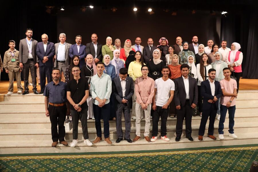 الوريكات تكرم أوائل الثانوية العامة في