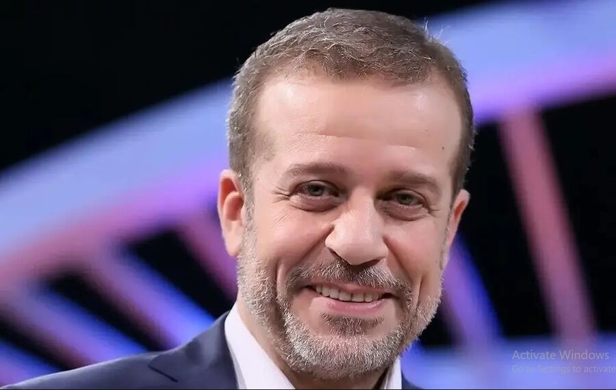 وصف بـقليل الذوق.. شريف منير بعد