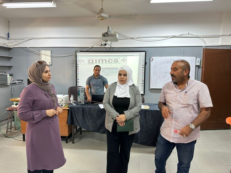 الوريكات تفتتح ورشة التخزين الالكتروني لمدارس