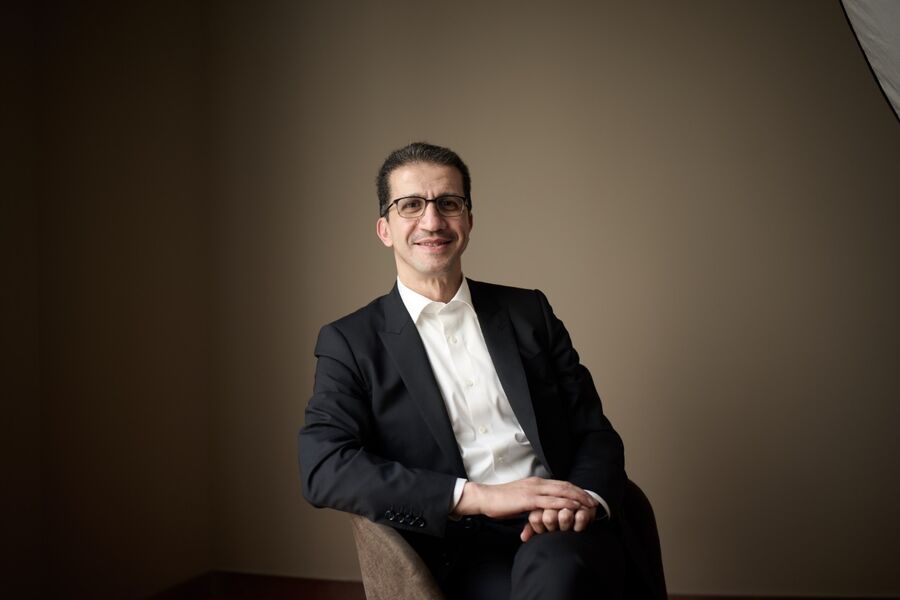 قمحيه ممثلا عن شركة أمنية في