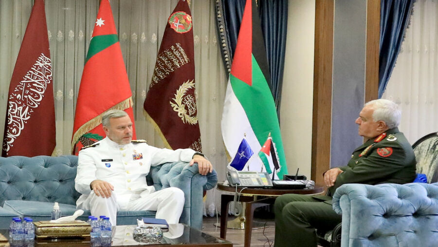 بحث التعاون بين الأردن والناتو في