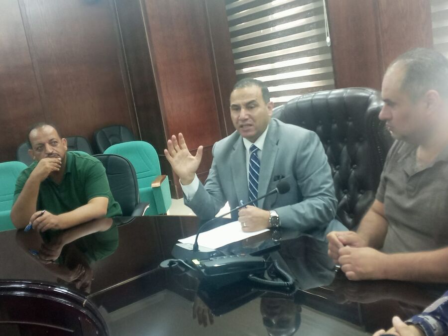 الدكتور فراس ابو قاعود يلتقي تجار