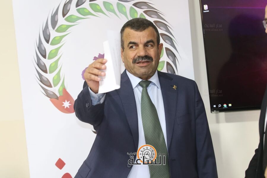 شخصية أردنية يعرض مليون دينار للمقعد