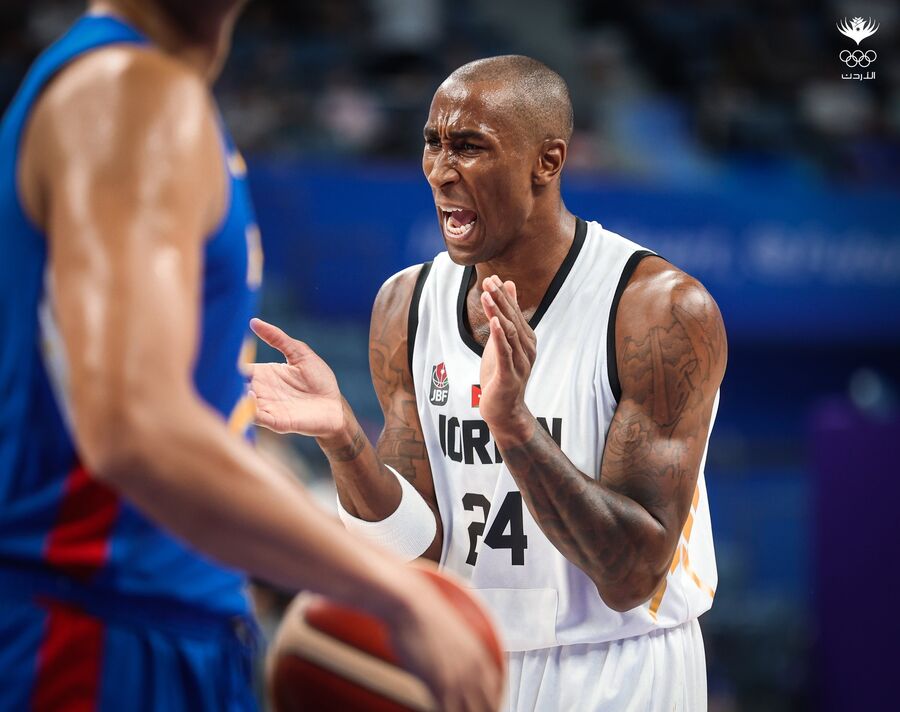 بفوزه على الفلبين .. صقور الأردن