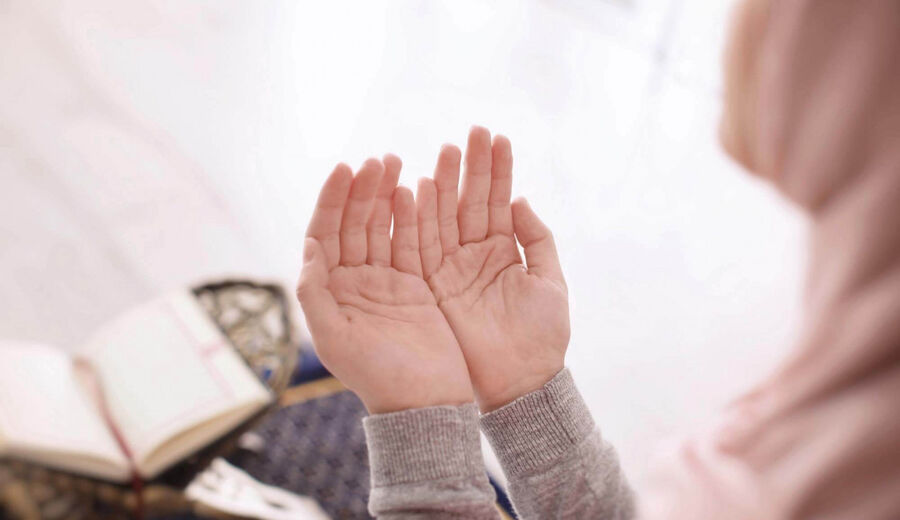 كيف تسأل الله الرزق؟.. احذر عادة