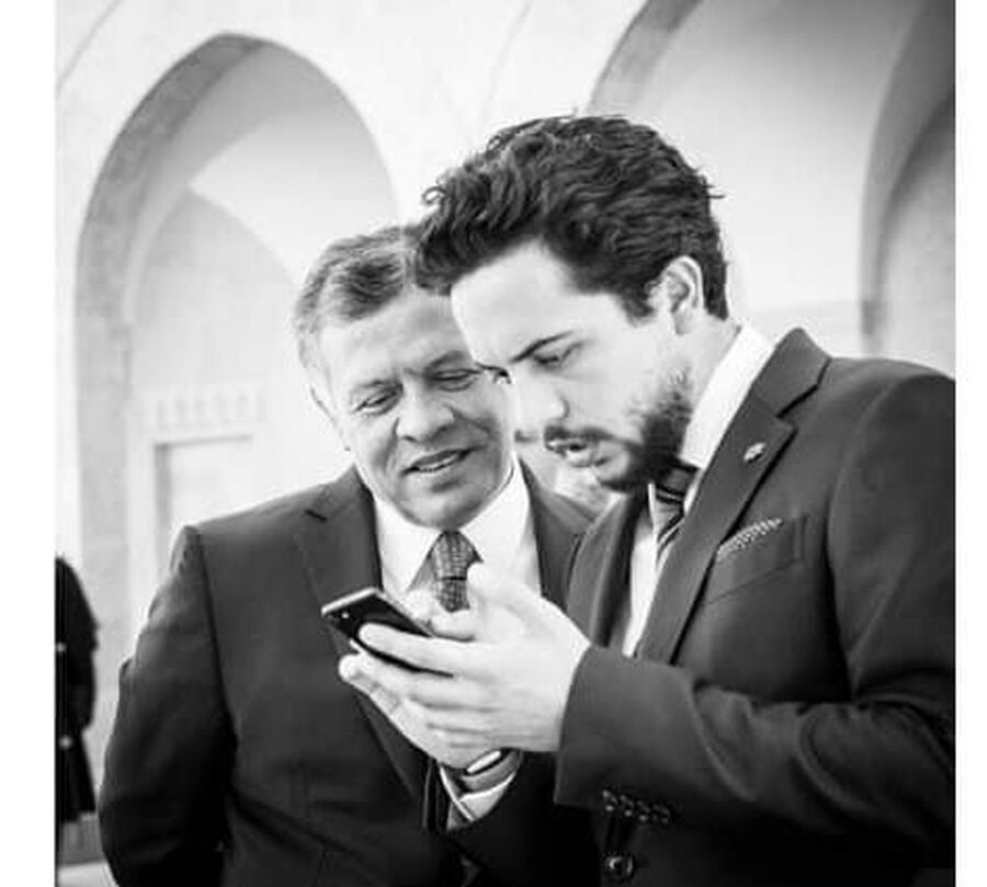 الشباب جوهرة العهد وأمله