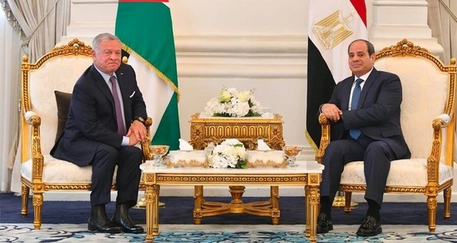 الملك يهاتف السيسي.. جهود وقف التصعيد