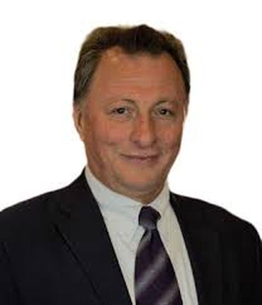 العشوش يهنئ رجل الأعمال الملاح