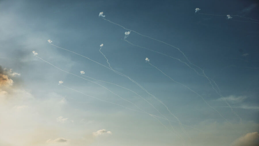 القسام ترد على تهجير واستهداف المدنيين