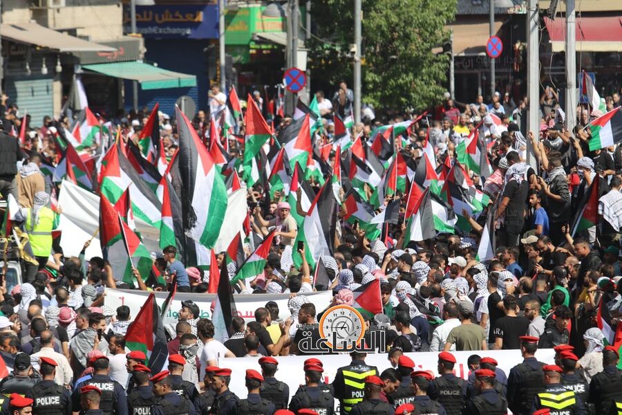 الصفدي يحذر: دفع المنطقة كلها اتجاه