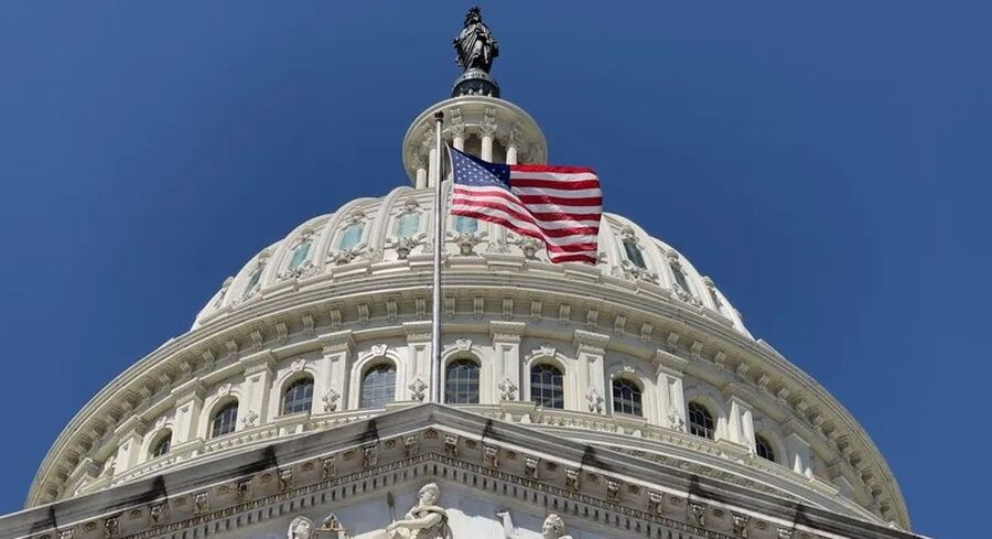 مشاريع قرارات أمام الكونغرس ضد دخول