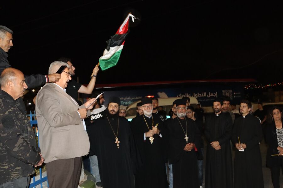 وقفة تضامنية في الفحيص مع غزة