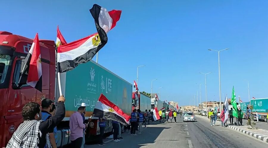 رويترز: شاحنات وقود تتجه إلى معبر