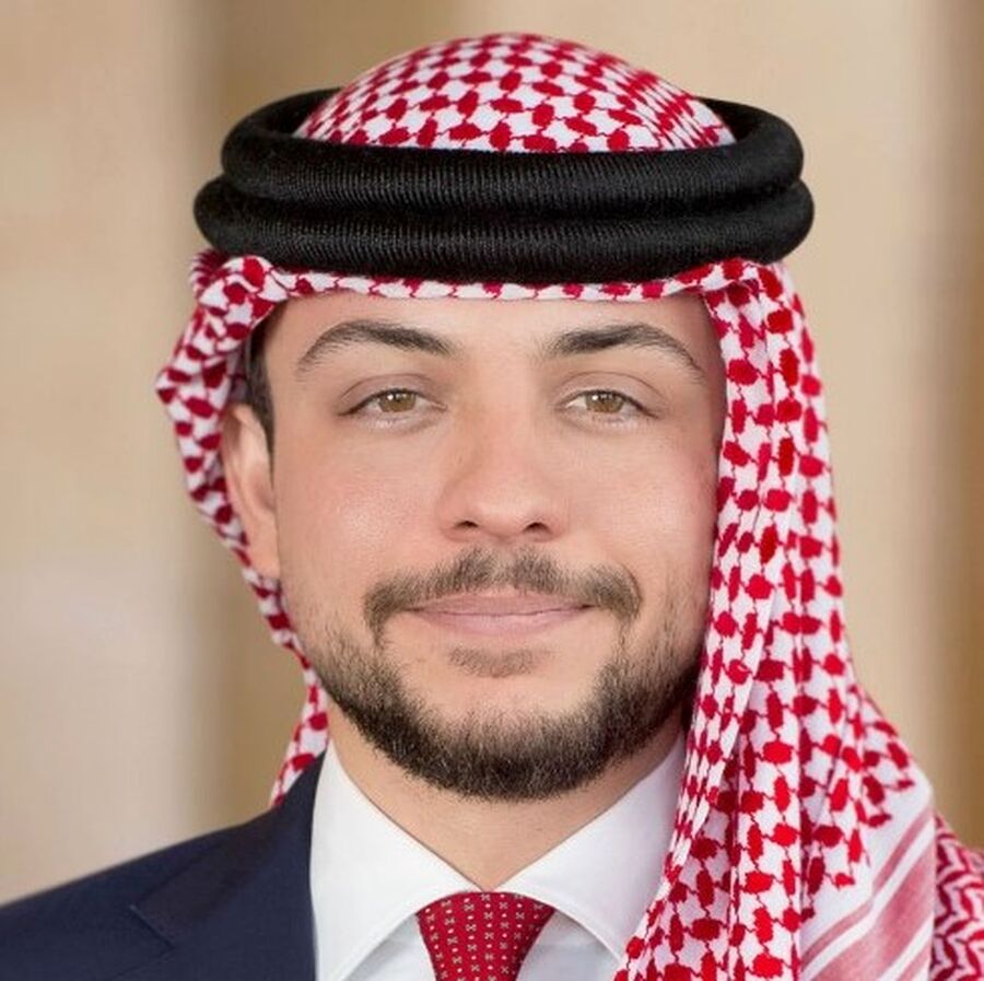 نائب الملك الأمير الحسين يجتمع برئيس