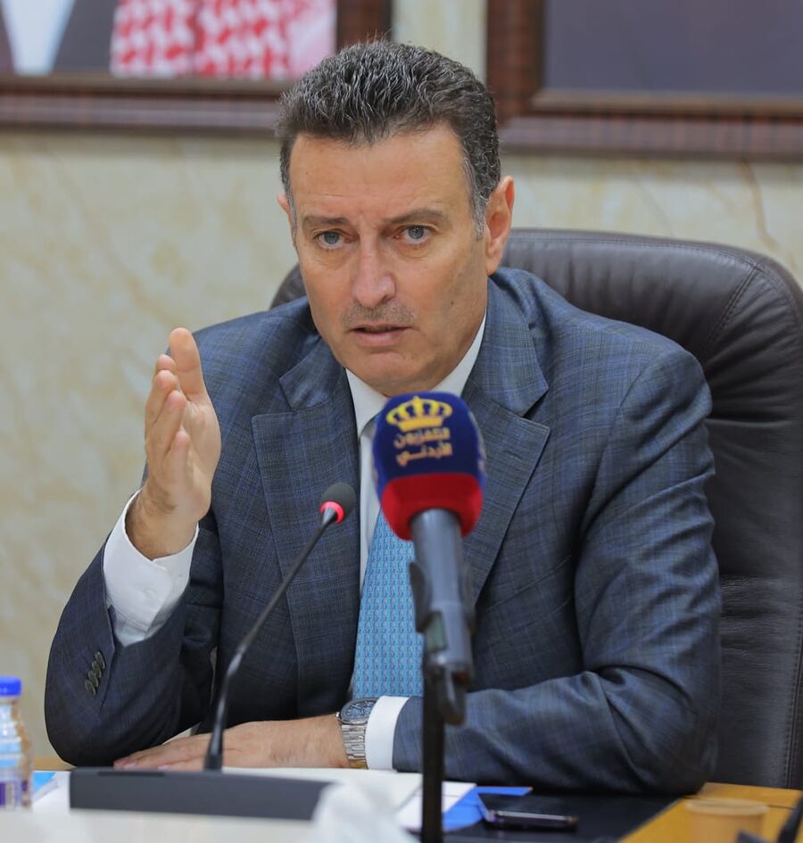 الصفدي يجري اتصالات مع رئيسي النواب