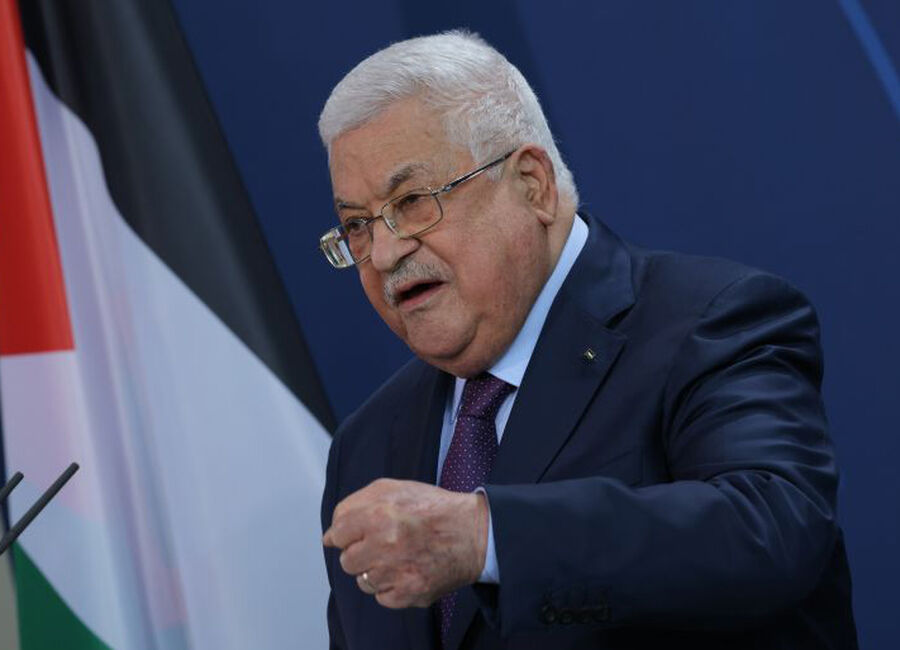 عباس يعلن الحداد العام لثلاثة أيام