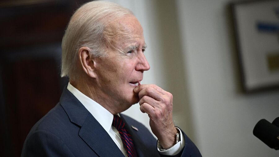 وهو في الطريق الى اسرائيل.. جو