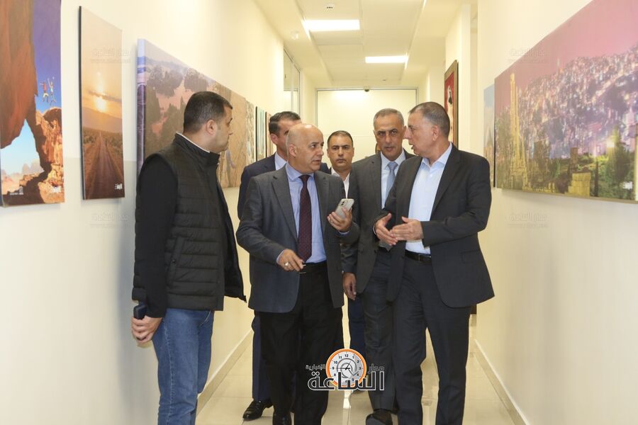 ما هي رسالة الفراية للمتظاهرين (صور)