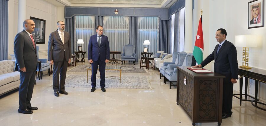 فراس الهنداوي يؤدي القسم القانوني أمام