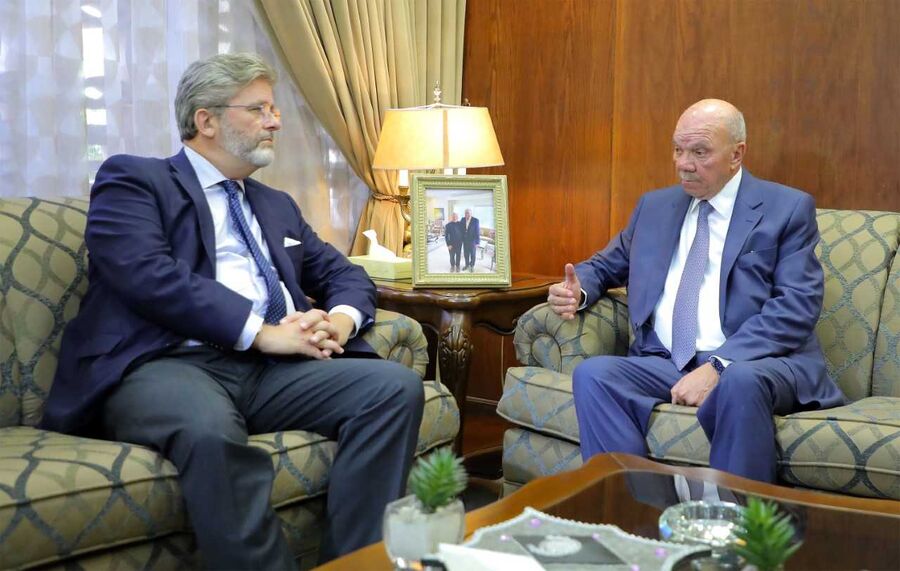 الفايز يؤكد ضرورة وجود جهد دولي