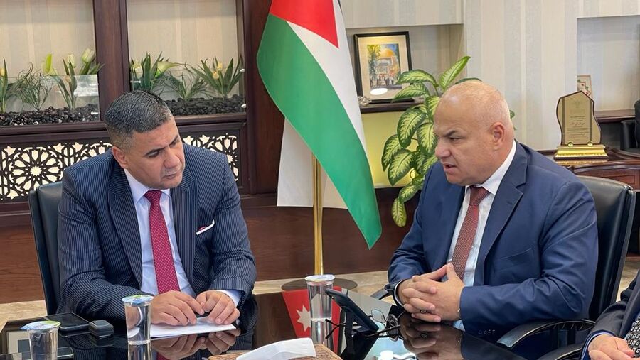 إدارية الأعيان تبحث أبرز احتياجات بلدية