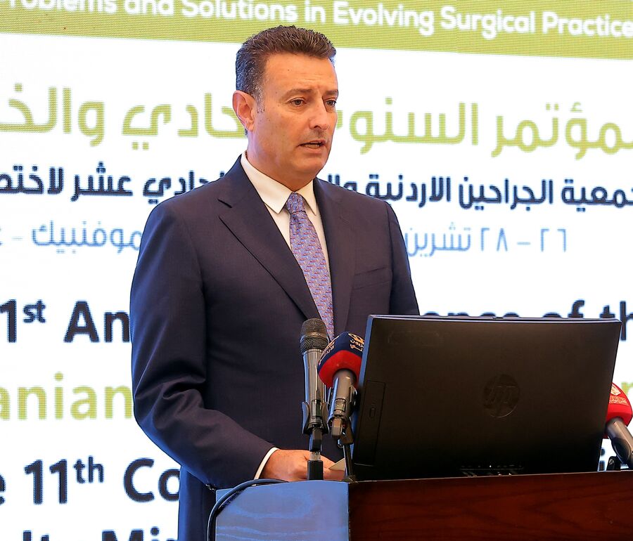 الصفدي أمام أطباء دوليين: العالم يغطي