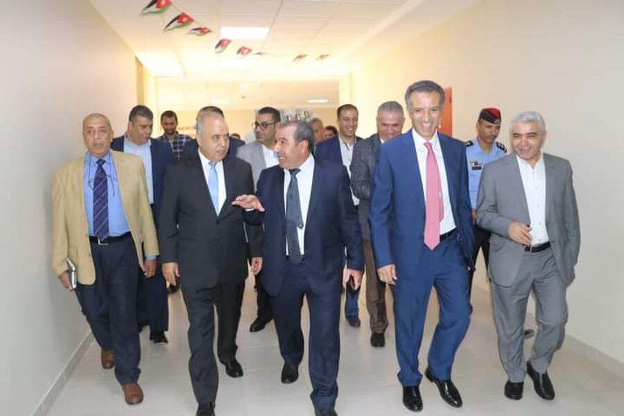 وزير التربية والتعليم يتفقد عددا من