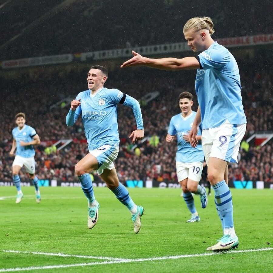 السيتي يدمر الشياطين الحمر بثلاثية في