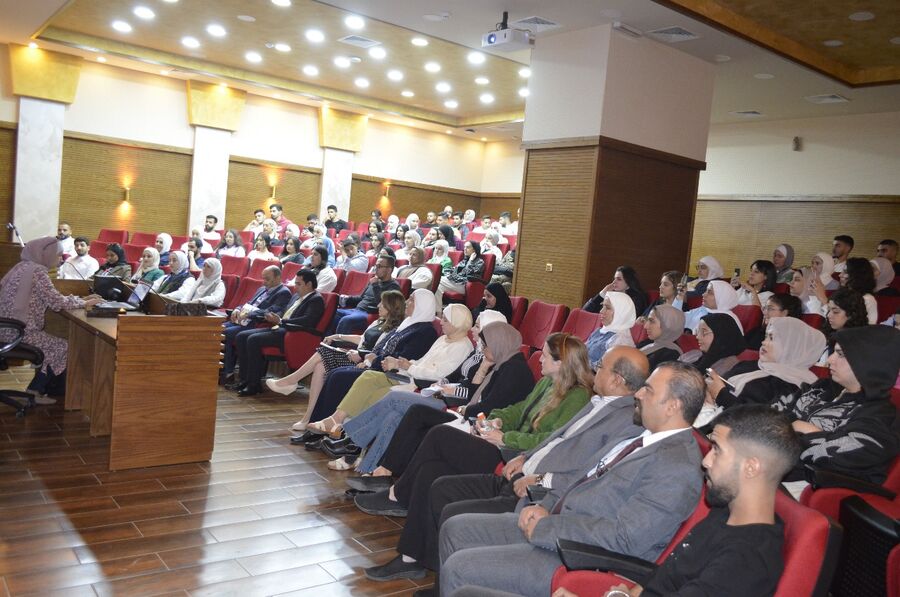 الآداب والعلوم في عمان الاهلية تحتفي