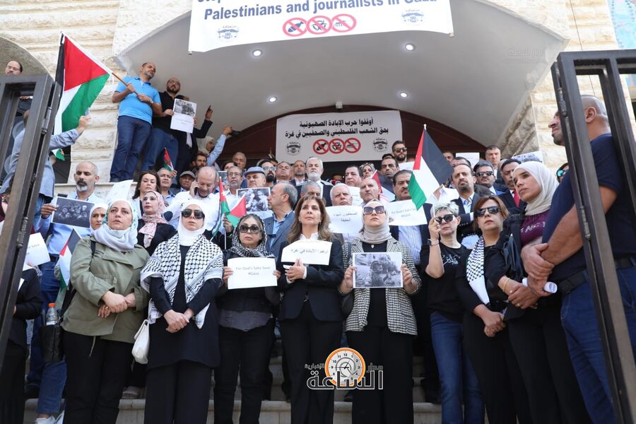 الحكومة الأردنية تشارك بوقفة تضامنية مع