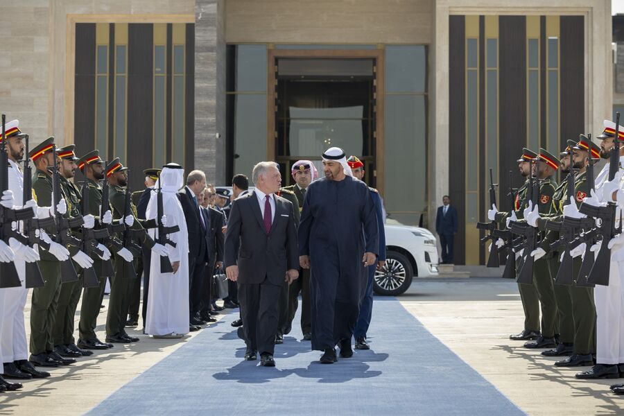 الملك يغادر الإمارات.. ومحمد بن زايد