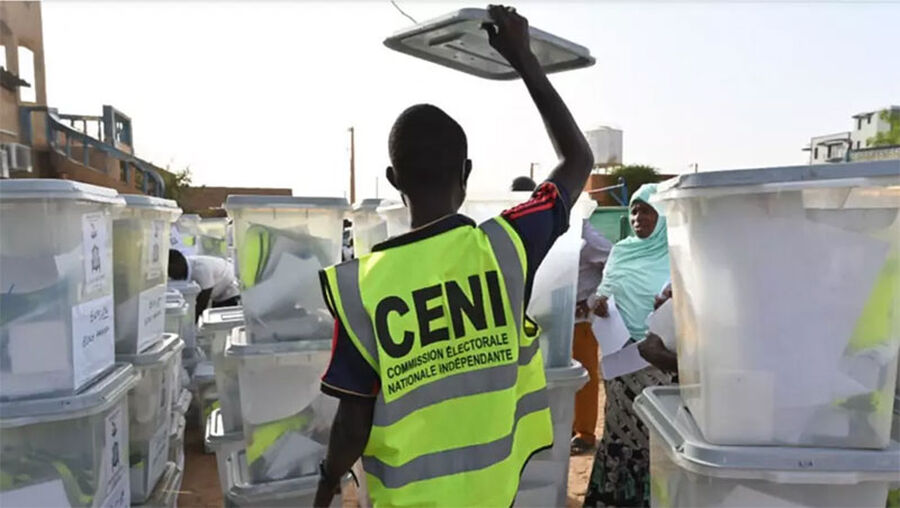 الديمقراطية تنحسر عن نصف دول العالم..