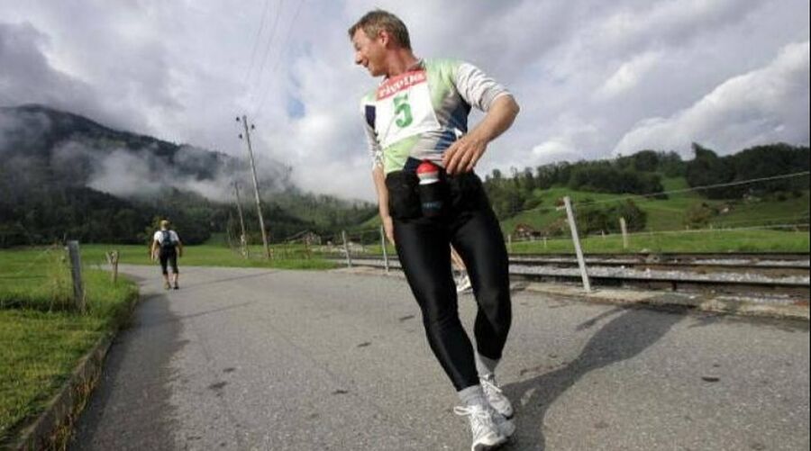 المشي إلى الخلف.. ما هي فوائده