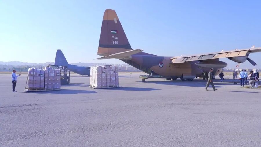 طائرة وقافلة مساعدات أردنية جديدتان تنطلقان