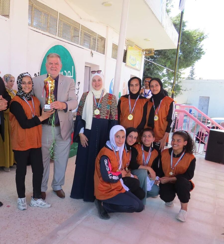 الروابدة يرعى سباق اختراق الضاحية للإناث