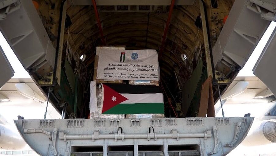 بالتعاون مع الأونروا.. الأردن يرسل طائرة