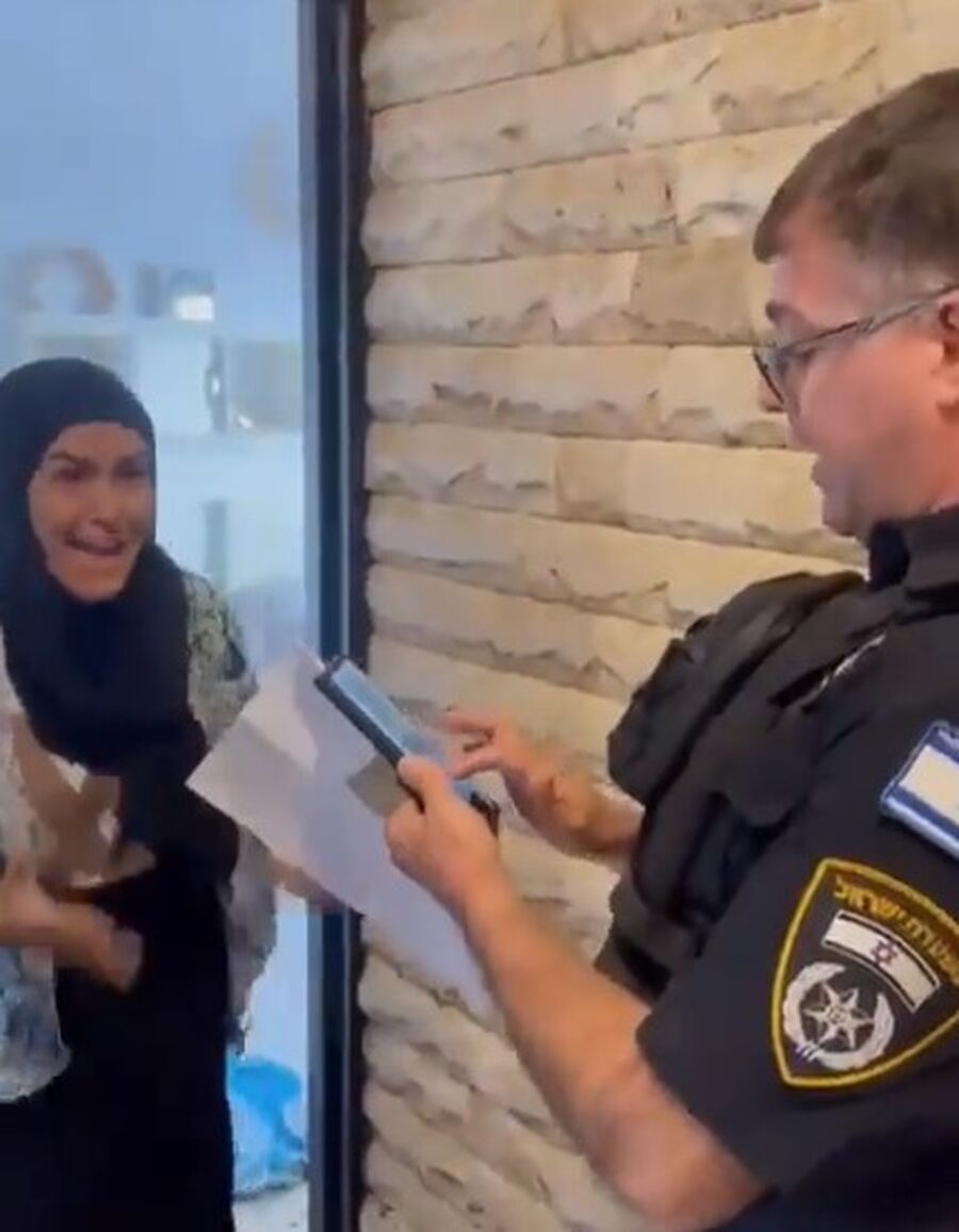 صدمة وبكاء.. فيديو لاعتقال فلسطينية بسبب