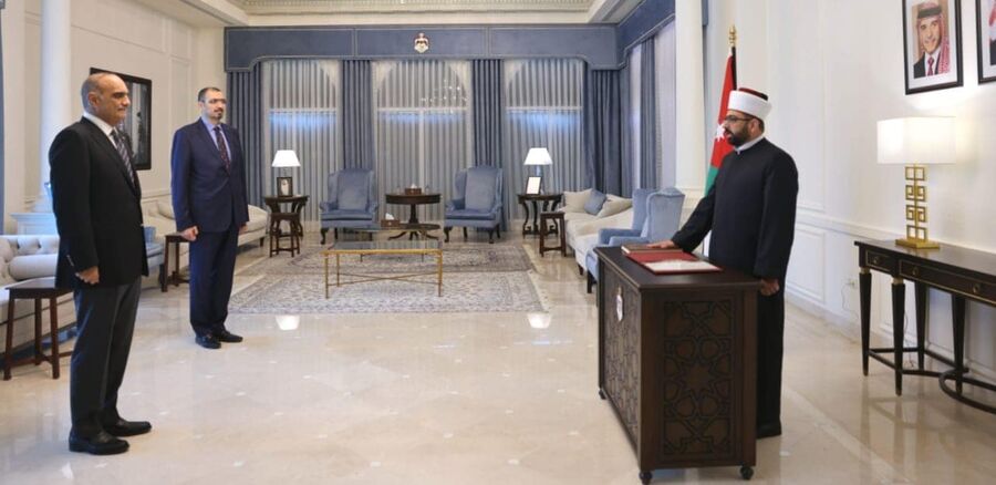 مفتي عام المملكة يؤدي القسم القانوني