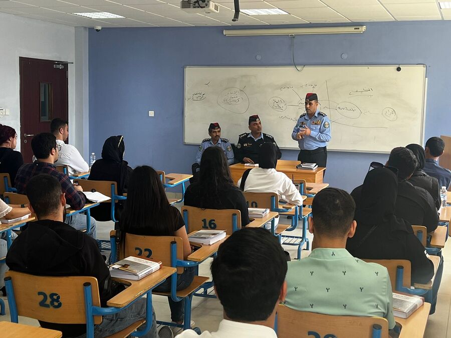 حقوق البترا تنظم محاضرة توعية عن